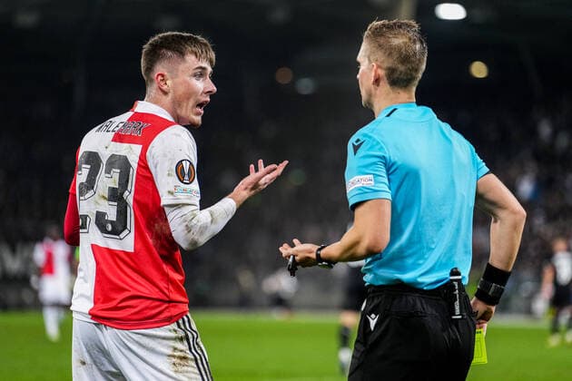 UEFA Europa League: SK Sturm Graz v Feyenoord Graz - Patrik Walemark of Feyenoord, Referee Espen Eskas during the match between SK Sturm Graz v Feyenoord at Stadion Graz-Liebenau on 27 October 2022 in Graz, Austria. Copyright: xTomxBodex