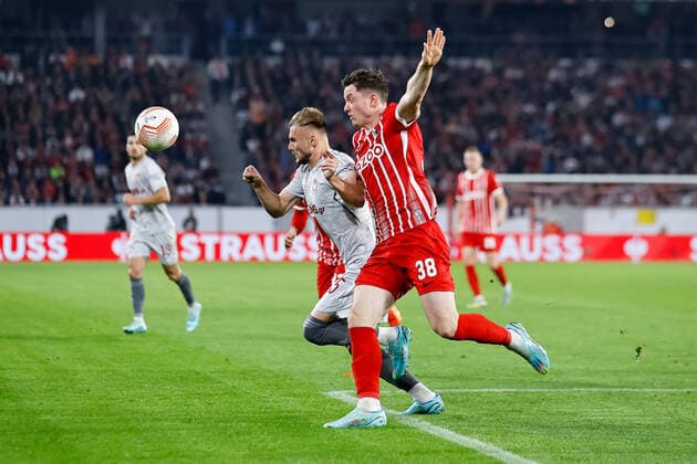 Oleg Reabciuk Olympiacos FC, 45 and Michael Gregoritsch SC Freiburg, 38 in running duel , GER, SC Freiburg vs Olympiacos FC, Football, UEFA Europa League, Matchday 5, Group Stage, 27 10 2022 GER, SC Freiburg vs Olympiacos FC, Football, UEFA Europa League, Matchday 5, Group Stage, 27 10 2022 Freiburg im Breisgau, Germany. Copyright: xEibner-Pressefoto GrantxHubbsx EP_GHS