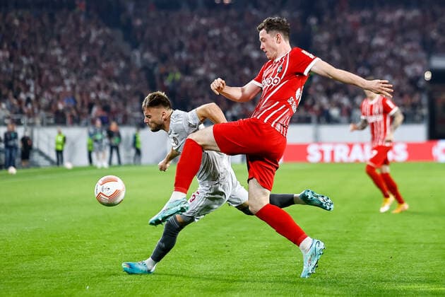 Oleg Reabciuk Olympiacos FC, 45 and Michael Gregoritsch SC Freiburg, 38 in duel , GER, SC Freiburg vs Olympiacos FC, Football, UEFA Europa League, Matchday 5, Group Stage, 27 10 2022 GER, SC Freiburg vs Olympiacos FC, Football, UEFA Europa League, Matchday 5, Group Stage, 27 10 2022 Freiburg im Breisgau, Germany. Copyright: xEibner-Pressefoto GrantxHubbsx EP_GHS