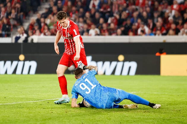 Michael Gregoritsch SC Freiburg, 38 and Alexandros Paschalakis Olympiacos FC, 91 , GER, SC Freiburg vs Olympiacos FC, soccer, UEFA Europa League, Matchday 5, Group Stage, 27 10 2022 GER, SC Freiburg vs Olympiacos FC, soccer, UEFA Europa League, Matchday 5, Group Stage, 27 10 2022 Freiburg im Breisgau, Germany. Copyright: xEibner-Pressefoto GrantxHubbsx EP_GHS