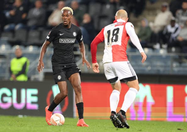 SOCCER - UEFA EL, Sturm vs Feyenoord GRAZ,AUSTRIA,27.OCT.22 - SOCCER - UEFA Europa League, group stage, SK Sturm Graz vs Feyenoord Rotterdam. Image shows Emanuel Emegha (Sturm) and Gernot Trauner (Feyenoord).  GEPAxpictures xChrisxBauer
