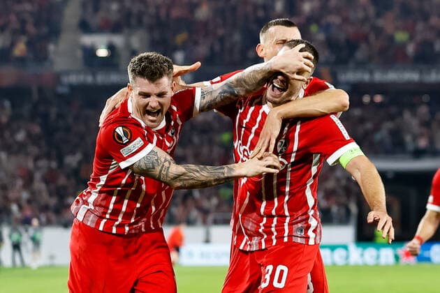 Goal celebration SC Freiburg at 1 1 by Lukas Kuebler SC Freiburg, 17 , with Christian Guenter SC Freiburg, 30 and Maximilian Eggestein SC Freiburg, 08 , GER, SC Freiburg vs Olympiacos FC, soccer, UEFA Europa League, matchday 5, group stage, 27 10 2022 GER, SC Freiburg vs Olympiacos FC, soccer, UEFA Europa League, matchday 5, group stage, 27 10 2022 Freiburg im Breisgau, Germany Copyright: xEibner-Pressefoto GrantxHubbsx EP_GHS