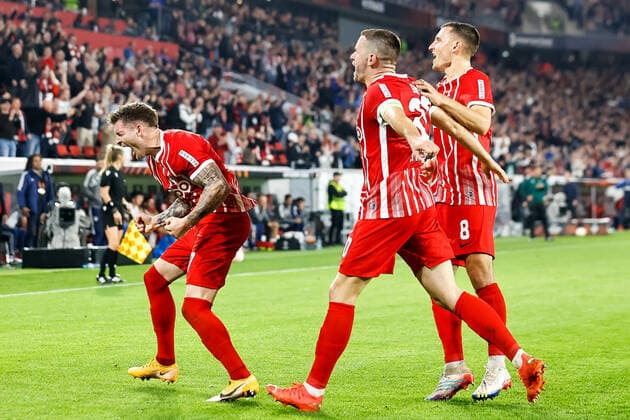 Goal celebration SC Freiburg at 1 1 by Lukas Kuebler SC Freiburg, 17 , with Christian Guenter SC Freiburg, 30 and Maximilian Eggestein SC Freiburg, 08 , GER, SC Freiburg vs Olympiacos FC, soccer, UEFA Europa League, matchday 5, group stage, 27 10 2022 GER, SC Freiburg vs Olympiacos FC, soccer, UEFA Europa League, matchday 5, group stage, 27 10 2022 Freiburg im Breisgau, Germany Copyright: xEibner-Pressefoto GrantxHubbsx EP_GHS