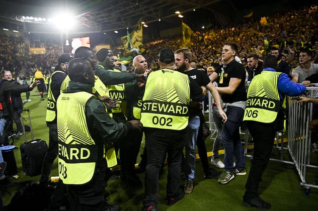 Joie des supporters du FC Nantes essaayant d envahir le terrain apres le but de Ingatius Ganago (Nantes) FOOTBALL : FC NANTES vs QARABAH FK - Ligue Europa - J5 - 27 10 2022 JBAutissier Panoramic 