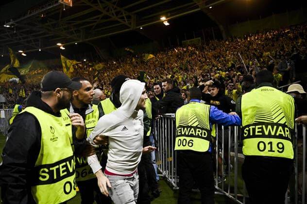 Joie des supporters du FC Nantes essaayant d envahir le terrain apres le but de Ingatius Ganago (Nantes) FOOTBALL : FC NANTES vs QARABAH FK - Ligue Europa - J5 - 27 10 2022 JBAutissier Panoramic 