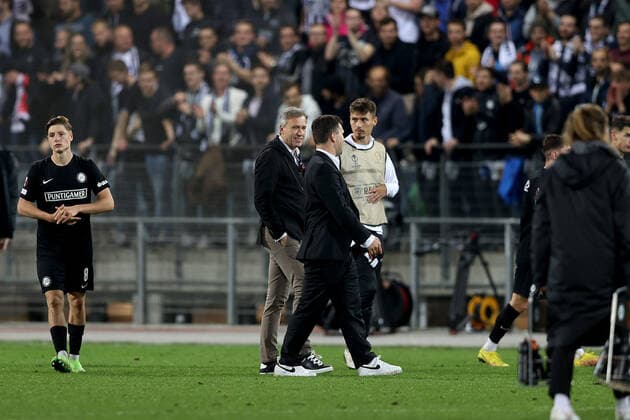 SOCCER - UEFA EL, Sturm vs Feyenoord GRAZ,AUSTRIA,27.OCT.22 - SOCCER - UEFA Europa League, group stage, SK Sturm Graz vs Feyenoord Rotterdam. Image shows president Christian Jauk and sporting director Andreas Schicker (Sturm).  GEPAxpictures xHansxOberlaender