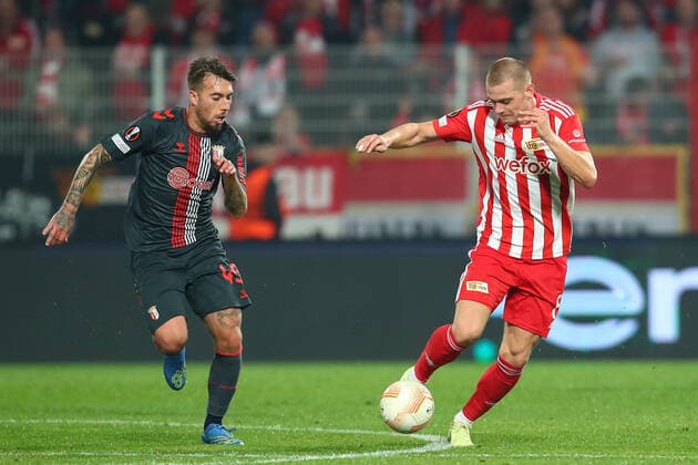 27 10 2022, xtgx, football UEFA Europa League, 1 FC Union Berlin Sporting Braga emspor, v l Jordan Siebatcheu Union Berlin, 45 , Julian Ryerson Union Berlin, 6 DFL DFB REGULATES PROHIBIT ANY USE OF PHOTOGRAPHS as IMAGE SEQUENCES and or QUASI VIDEO Berlin