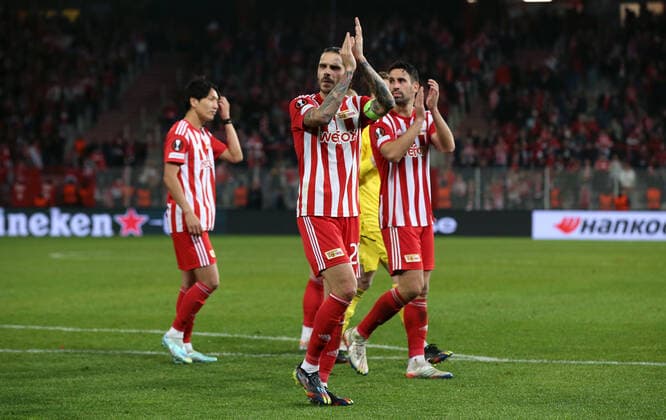 Genki Haraguchi, Christopher Trimmel clapping to fans, Rani Khedira, Unionmannschaft celebrating 1 0 win in front of fans Sports Football Soccer UEL UEFA Europa League Men Season 2022 2023 27 10 2022 1 FC Union Berlin FCU vs SC Sporting Braga DFL regulations prohibit any use of photographs as image sequences and or quasi video