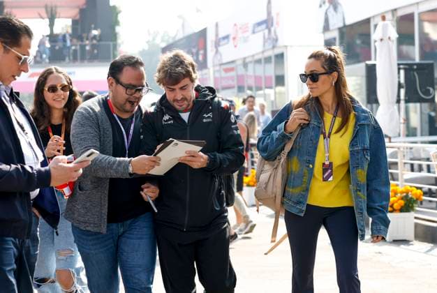 14 Fernando Alonso ESP, BWT Alpine F1 Team with his girlfriend Andrea Schlager, F1 Grand Prix of Mexico at Autodromo Hermanos Rodriguez on October 28, 2022 in Mexico City, Mexico Photo by HOCH ZWEI Mexico City Mexico