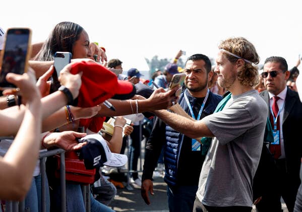 5 Sebastian Vettel DEU, Aston Martin Aramco Cognizant F1 Team , F1 Grand Prix of Mexico at Autodromo Hermanos Rodriguez on October 28, 2022 in Mexico City, Mexico Photo by HOCH ZWEI Mexico City Mexico