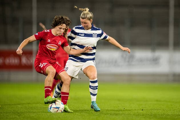 FLYERALARM Womens Soccer Bundesliga, MSV Duisburg 1 FC Koeln 28 10 2022 Alicia Gudorf 12, 1 FC Koeln , Meret Guenster MSV Duisburg, 10 FLYERALARM Womens Soccer Bundesliga, MSV Duisburg 1 FC Koeln, Duisburg, schainsland reisen Arena DFL REGULATIONS PROHIBIT ANY USE OF PHOTOGRAPHS AS IMAGE SEQUENCES AND OR QUASI VIDEO Copyright: xBEAUTIFULxSPORTS Wunderlx