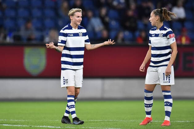 Soccer Women Flyeralarm Bundesliga Season 2022 2023 6 Matchday MSV Duisburg 1 FC Cologne on 28 10 2022 at the Schauinsland Reisen Arena in Duisburg Sarah Freutel MSV Duisburg , left Yvonne Zielinski MSV Duisburg , right North Rhine Westphalia Germany