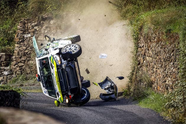 Bilder des Jahres, Sport 10 Oktober Sport Themen der Woche KW43 Sport Bilder des Tages 26 CALLEA Terence, MAILLEFERT Alexis, Peugeot 208 Rally4, action accident, crash,during the Rallye CritÃ rium des CÃ vennes 2022, 8th round of the Championnat de France des Rallyes 2022, from October 27 to 29, 2022 in Montpellier - Le Vigan, France - AUTO - RALLYE CRITERIUM DES CEVENNES 2022 DPPI Panoramic  01522014_GRL_14280