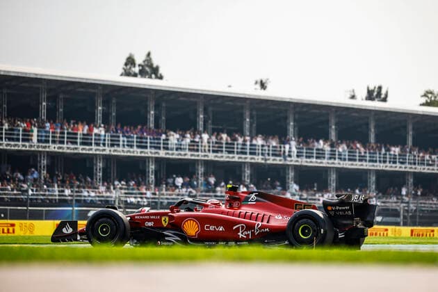55 SAINZ Carlos (spa), Scuderia Ferrari F1-75, action during the Formula 1 Grand Premio de la Ciudad de Mexico 2022, Mexican Grand Prix 2022, 20th round of the 2022 FIA Formula One World Championship, WM, Weltmeisterschaft from October 28 to 30, 2022 on the Autodromo Hermanos Rodriguez, in Mexico City, Mexico - F1 - MEXICO CITY GRAND PRIX 2022 DPPI Panoramic  00122045__R5_0951