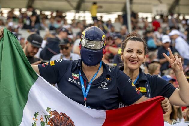 Mexico City - 28-10-2022, Mexico, Fans at the Formula 1 Mexico Grand Prix, Formula 1 Mexico Grand Prix Friday  x19044101x Copyright: