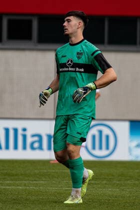 A Junior Bundesliga Sued Suedwest FC Bayern Muenchen U19 VfB Stuttgart U19 29 10 2022 Dennis SEIMEN VFB 1 in action Copyright: xBEAUTIFULxSPORTS Goldbergx