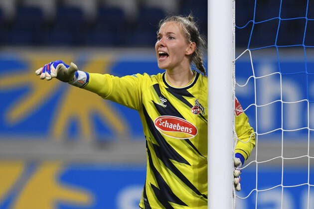 Goalkeeper Jasmin Pal 1 FC Koeln women gives instructions GER, MSV Duisburg women vs 1 FC Koeln women, Football, Bundesliga, 6 Spieltag Spielzeit 2022 2023, 28 10 2022 DFL DFB REGULATES PROHIBIT ANY USE OF PHOTOGRAPHS AS IMAGE SEQUENCES AND OR QUASI VIDEO GER, MSV Duisburg women vs 1 FC Koeln women, Football, Bundesliga, 6 Spieltag Spielzeit 2022 2023, 28 10 2022 Duisburg Copyright: xEibner-Pressefoto ThomasxThienelx EP_TTL
