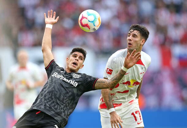 29 10 2022, Football 1 Bundesliga 2022 2023, Matchday 12, RB Leipzig Bayer 04 Leverkusen, at Red Bull Arena Leipzig L R Piero Hincapie Bayer Leverkusen vs Dominik Szoboszlai RB Leipzig DFL and DFB regulations prohibit any use of photographs as image sequences and or quasi video