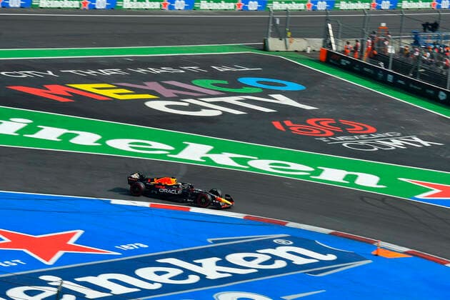 Max Verstappen of the Netherlands Pole position qualifier during qualifying ahead of the F1 Formula 1 Grand Prix of Mexico 2022, at Autodromo Hermanos Rodriguez, on October 29, 2022.  Copyright: xMexSportx _RMC2385