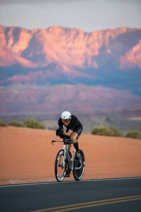 Sport Bilder des Tages Ironman 70.3 World Championship, WM, Weltmeisterschaft St. George, Utah Men 2022; 29.10.2022 Mika Noodt (GER); Ironman 70.3 World Championship St. George, Utah Men 2022; 29.10.2022 *** Ironman 70 3 World Championship St George, Utah Men 2022 29 10 2022 Mika Noodt GER Ironman 70 3 World Championship St George, Utah Men 2022 29 10 2022 Copyright: xBEAUTIFULxSPORTS Nagelx