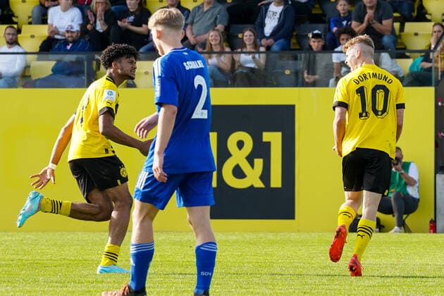 Sunday, 30 10 2022 Season 2022 2023 9 Matchday B Junioren Bundesliga U17 Bundesliga at BVB Fußballpark Hohenbuschei, Dortmund, Germany BV Borussia Dortmund U17 FC Schalke 04 U17 Almugera Raouf Mohammed Kabar Borussia Dortmund U17 18 , Cole Campbell Borussia Dortmund U17 10