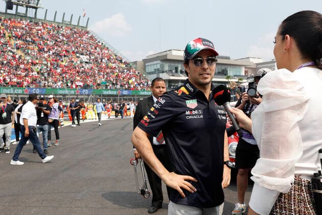 PEREZ Sergio (mex), Red Bull Racing RB18, portrait during the Formula 1 Grand Premio de la Ciudad de Mexico 2022, Mexican Grand Prix 2022, 20th round of the 2022 FIA Formula One World Championship, WM, Weltmeisterschaft from October 28 to 30, 2022 on the Autodromo Hermanos Rodriguez, in Mexico City, Mexico - F1 - MEXICO CITY GRAND PRIX 2022 - RACE DPPI Panoramic  F12022GP20MEX_JK180501