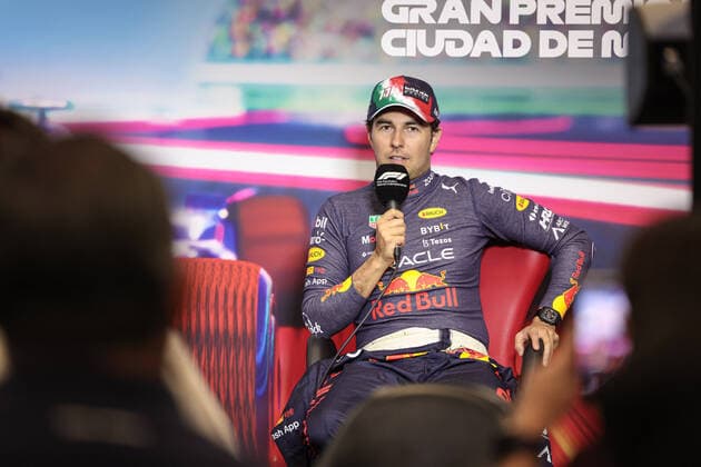 PEREZ Sergio (mex), Red Bull Racing RB18, portrait during the Formula 1 Grand Premio de la Ciudad de Mexico 2022, Mexican Grand Prix 2022, 20th round of the 2022 FIA Formula One World Championship, WM, Weltmeisterschaft from October 28 to 30, 2022 on the Autodromo Hermanos Rodriguez, in Mexico City, Mexico - F1 - MEXICO CITY GRAND PRIX 2022 - RACE DPPI Panoramic  G00D2470