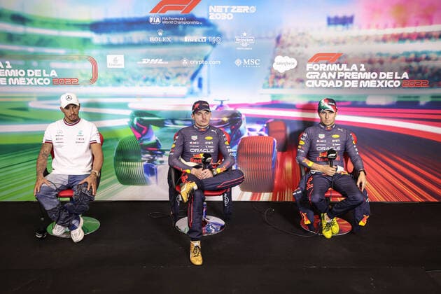 44 Lewis Hamilton GBR, Mercedes AMG Petronas F1 Team , 1 Max Verstappen NLD, Oracle Red Bull Racing , 11 Sergio Perez MEX, Oracle Red Bull Racing , F1 Grand Prix of Mexico at Autodromo Hermanos Rodriguez on October 30, 2022 in Mexico City, Mexico Photo by HOCH ZWEI Mexico City Mexico