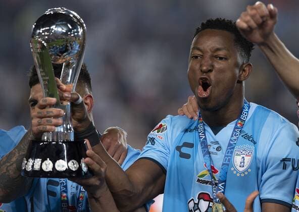 RECORD DATE NOT STATED Liga BBVA MX Apertura 2022 Pachuca vs Toluca Final Vuelta Victor Guzman, Oscar Murillo Players of Pachuca lift the Champion trophy after the game Pachuca vs Toluca, corresponding to second leg of the great final of the Torneo Apertura 2022 of the Liga BBVA MX, at Hidalgo Stadium, on October 30, 2022. <br><br> Victor Guzman, Oscar Murillo de Pachuca levanta el trofeo de Campeon despues del partido Pachuca vs Toluca, correspondiente a la vuelta de la gran final del Torneo Apertura 2022 de la Liga BBVA MX, en el Estadio Hidalgo, el 30 de octubre de 2022. PACHUCA HIDALGO MEXICO  Copyright: xDavidxLeahx 20221030223708_LMX_A22_FV_PAC_CAMP_MURILLO33