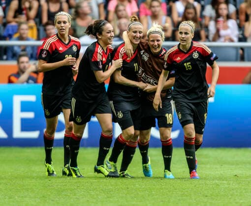 STOCKHOLM 20130608 Germanys Anja Mittag 11, center, is cheered by team mates after she scored 1 0 in the European Championship soccer final between Germany and Norway at Friends Arena in Solna, Stockholm, on Sunday STOCKHOLM SWEDEN Soccer  x1037x Copyright: xSÖRENxANDERSSONx xTTx DAM-EM 2013 FINAL TYS-NOR
