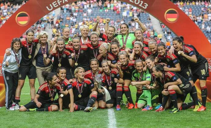 The German squad jubilates after winning the UEFA Women s Euro soccer final 1 0 against Norway at the Friends Arena in Stockholm on July 28, 2013 STOCKHOLM SWEDEN  xx Copyright: xSORENxANDERSSONx SWEDEN WOMEN EURO SOCCER GER VS NOR
