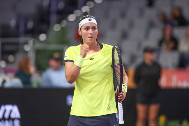 FORT WORTH, TX - OCTOBER 31: Ons Jabeur (TUN) reacts to a point during the WTA, Tennis Damen Finals on October 31, 2022 at Dickies Arena in Fort Worth, TX. (Photo by George Walker Icon Sportswire) TENNIS: OCT 31 WTA Finals Icon221031056