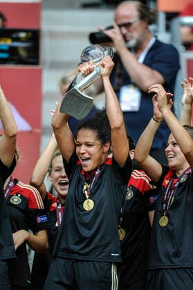 STOCKHOLM 20130608 Germanys Coach Okoyino Da Mbabi with the European Championship trophy after winning the European Championship football final between Germany and Norway at Friends Arena in Solna, Stockholm, on Sunday STOCKHOLM SWEDEN Football x10400x  Copyright: xERIKxMARTENSSONx xTTx DAM-EM 2013 FINAL TYS-NOR