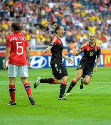 Germany s Anja Mittag, center, jubilates after scoring at Friend s Arena in Stockholm, Sweden, Saturday July 28, during the UEFA Women s Euro soccer final between Germany and Norway STOCKHOLM SWEDEN Soccer xx  Copyright: xERIKxMARTENSSONx SWEDEN WOMEN EURO SOCCER
