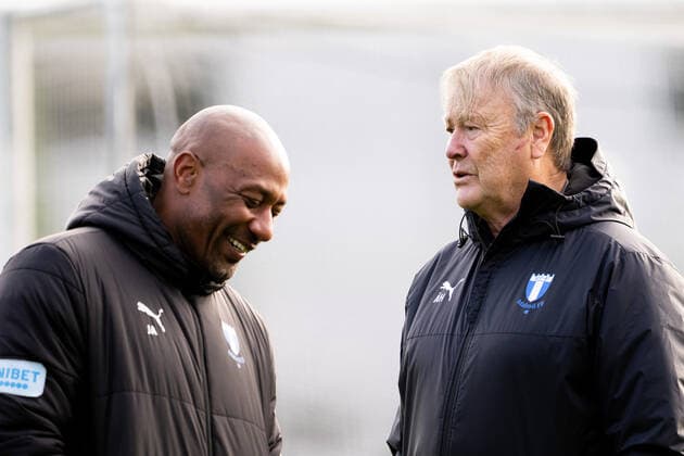 221102 Head coach Age Hareide and assistant coach Jeffrey Aubynn during a training session with Malmö FF on November 2, 2022 in Malmö Photo Petter Arvidson BILDBYRAN code PA PA0426 football football soccer fotball uefa europa league training practice training malmö ff bbeng,  Copyright: PETTERxARVIDSON BB221102PA027