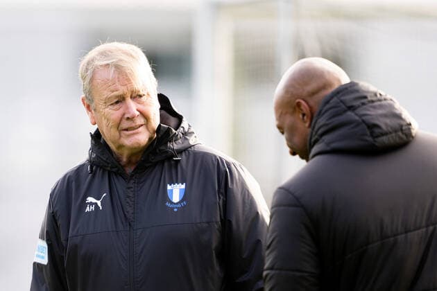 221102 Head coach Age Hareide and assistant coach Jeffrey Aubynn during a training session with Malmö FF on November 2, 2022 in Malmö Photo Petter Arvidson BILDBYRAN code PA PA0426 football football soccer fotball uefa europa league training practice training malmö ff bbeng,  Copyright: PETTERxARVIDSON BB221102PA028