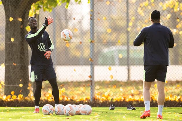 221102 Goalkeeper Ismael Diawara during a training session with Malmö FF on November 2, 2022 in Malmö Photo Petter Arvidson BILDBYRAN code PA PA0426 football football soccer fotball uefa europa league training practice training malmö ff bbeng,  Copyright: PETTERxARVIDSON BB221102PA032