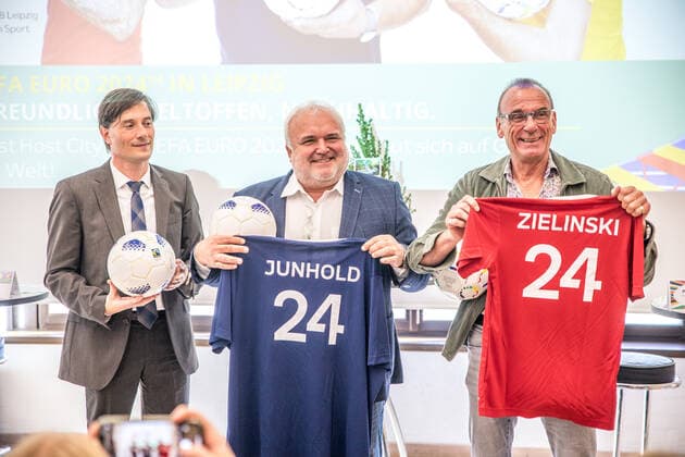 The organizers of the Leipzig site today announced the brand ambassadors for the venue Leipzig for the UEFA European Championship 2024 In addition to the previously announced zoo director Jörg Junhold, the co-trainer at RB Leipzig Antje Mittag and the dramaturg, director and director Jürgen Zielinski Antje Mittag was not present at the appointment