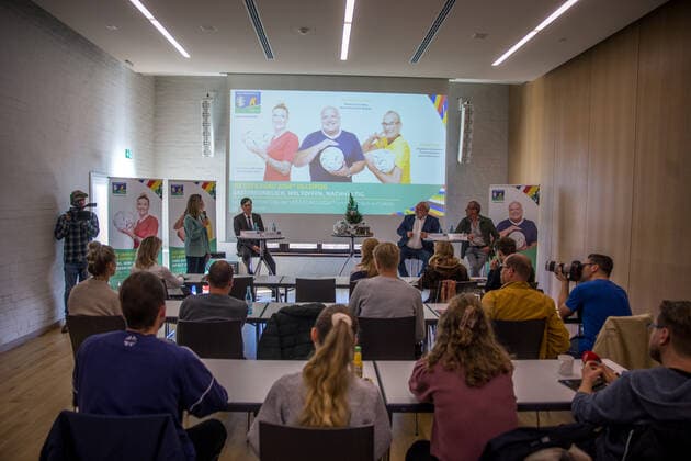 The organizers of the Leipzig site today announced the brand ambassadors for the venue Leipzig for the UEFA European Championship 2024 In addition to the previously announced zoo director Jörg Junhold, the co-trainer at RB Leipzig Antje Mittag and the dramaturg, director and director Jürgen Zielinski Antje Mittag was not present at the appointment