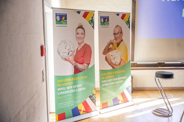 The organizers of the Leipzig site today announced the brand ambassadors for the venue Leipzig for the UEFA European Championship 2024 In addition to the previously announced zoo director Jörg Junhold, the co-trainer at RB Leipzig Antje Mittag and the dramaturg, director and director Jürgen Zielinski Antje Mittag was not present at the appointment