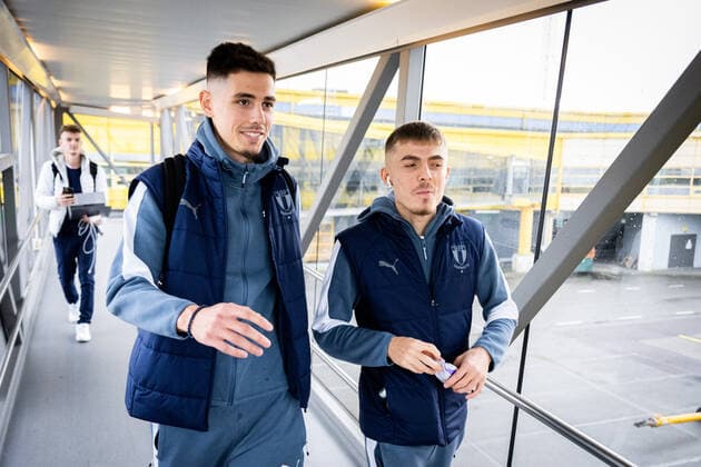 221102 Dennis HadÅ¾ikadunic and Patriot Sejdiu during the team travel from Malmö to Braga ahead of Europa League on November 2, 2022 in Malmö Photo Petter Arvidson BILDBYRAN code PA PA0428 football football soccer fotball uefa europa league resa travel malmö ff bbeng team travel,  Copyright: PETTERxARVIDSON BB221102PA081