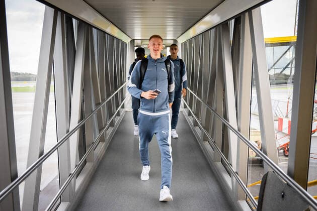 221102 Hugo Larsson during the team travel from Malmö to Braga ahead of Europa League on November 2, 2022 in Malmö Photo Petter Arvidson BILDBYRAN code PA PA0428 football football soccer fotball uefa europa league travel malmö ff bbeng team travel,  Copyright: PETTERxARVIDSON BB221102PA089