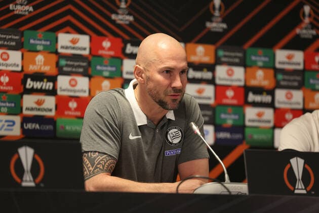 SOCCER - UEFA EL, Midtjylland vs Sturm HERNING,DENMARK,02.NOV.22 - SOCCER - UEFA Europa League, group stage, FC Midtjylland vs SK Sturm Graz, preview, press conference, PK, Pressekonferenz Sturm. Image shows head coach Christian Ilzer (Sturm).  GEPAxpictures xChrisxBauer