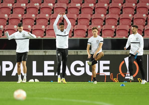 SOCCER - UEFA EL, Midtjylland vs Sturm HERNING,DENMARK,02.NOV.22 - SOCCER - UEFA Europa League, group stage, FC Midtjylland vs SK Sturm Graz, preview, training Sturm. Image shows Alexandar Borkovic, Manprit Sarkaria, William Boeving and Albian Ajeti (Sturm).  GEPAxpictures xChrisxBauer