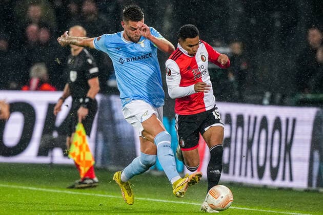 UEFA Europa League: Feyenoord v Lazio Roma Rotterdam - Sergej Milinkovic-Savic of Lazio Roma, Marcos Lopez of Feyenoord during the match between Feyenoord v Lazio Roma at Stadion Feijenoord De Kuip on 3 November 2022 in Rotterdam, The Netherlands. Copyright: xTomxBodex
