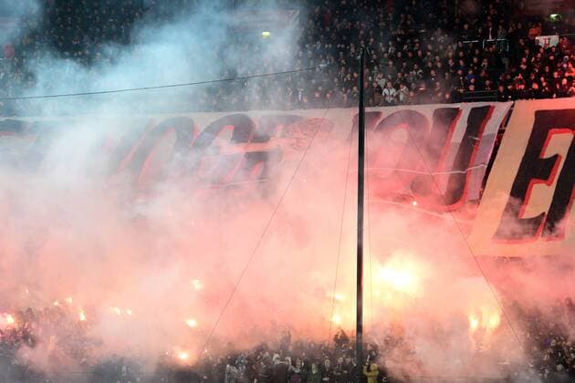 ROTTERDAM Atmospheric action during the UEFA Europa League Group F match between Feyenoord and Lazio Roma at Feyenoord Stadium de Kuip on November 3, 2022 in Rotterdam, Netherlands ANP OLAF KRAAK UEFA Europa League group F 2022 2023 xVIxANPxSportx xxANPxIVx 457173530 originalFilename: 457173530.jpg