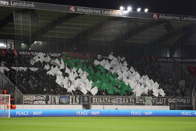 SOCCER - UEFA EL, Midtjylland vs Sturm HERNING,DENMARK,03.NOV.22 - SOCCER - UEFA Europa League, group stage, FC Midtjylland vs SK Sturm Graz. Image shows fans of Sturm with a choreography.  GEPAxpictures xChrisxBauer