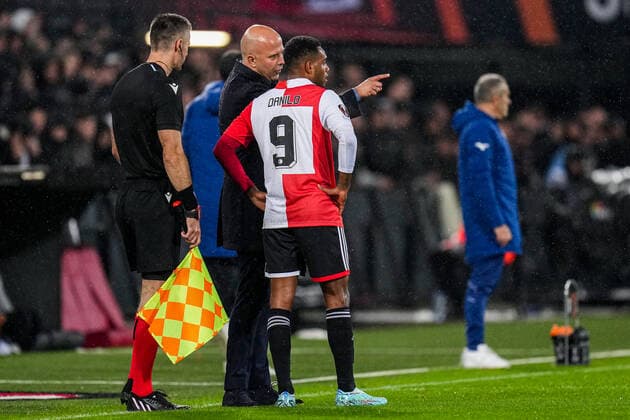 UEFA Europa League: Feyenoord v Lazio Roma Rotterdam - Feyenoord coach Arne Slot, Danilo Pereira da Silva of Feyenoord during the match between Feyenoord v Lazio Roma at Stadion Feijenoord De Kuip on 3 November 2022 in Rotterdam, The Netherlands. Copyright: xYannickxVerhoevenx