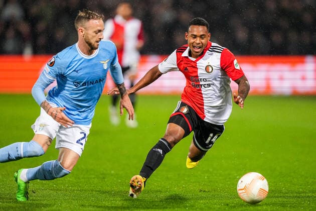 UEFA Europa League: Feyenoord v Lazio Roma Rotterdam - Manuel Lazzari of Lazio Roma, Igor Paixao of Feyenoord during the match between Feyenoord v Lazio Roma at Stadion Feijenoord De Kuip on 3 November 2022 in Rotterdam, The Netherlands. Copyright: xTomxBodex
