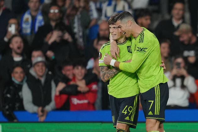 Sport Bilder des Tages ESP: Real Sociedad and Manchester United, ManU UEFA Europa League, Group C, date 6 Garnacho of Manchester United celebrates his goal with his teammates during the UEFA Europa League match between Real Sociedad and Manchester United, Group C, played at Reale Arena Stadium on November 3, 2022 in San Sebastian, Spain. kpng Copyright: xColasxBuerax xPRESSINx PS_221103_006